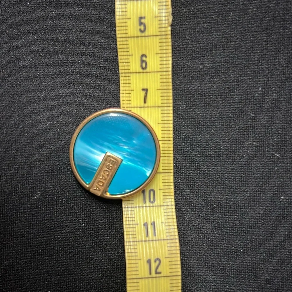 Escada buttons - Picture 4 of 4